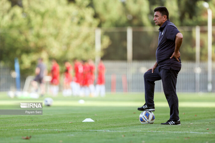 قلعهنویی: بازیکنانم اشتباهات بچهگانهای داشتند/ بیتفاوت بازی کردیم