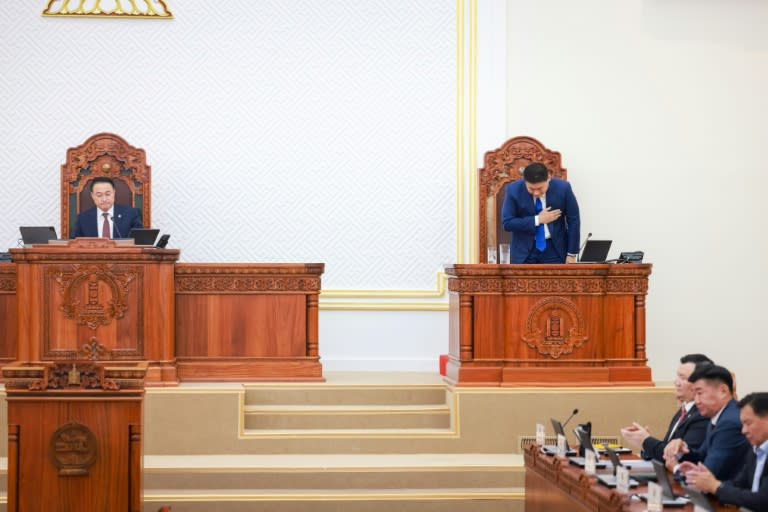 نخست وزیر مغولستان استعفا کرد
