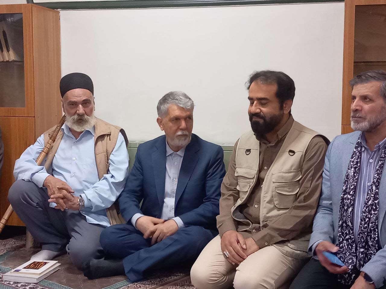 وزیر فرهنگ: معاصریت امام (ره) مانع از تولید آثار در شأن ایشان شد