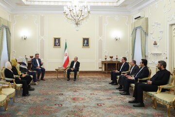 Pezeshkian: Iran hat Verhandlungen begrüßt und wird dies tun, aber Gewaltanwendung gehört nicht zur Gesprächsregel