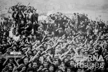IRNA publica una serie de fotografías nunca antes vistas del funeral más grande del mundo