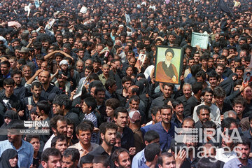 IRNA publica una serie de fotografías nunca antes vistas del funeral más grande del mundo