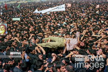 IRNA publica una serie de fotografías nunca antes vistas del funeral más grande del mundo