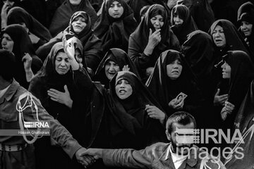 IRNA publica una serie de fotografías nunca antes vistas del funeral más grande del mundo
