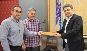توسعه همکاری حوزه هنری و انجمن خوشنویسان ایران با امضای یک تفاهم‌نامه