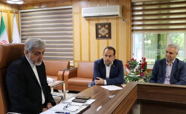 تاکید فرماندار رشت بر رفع مشکل آنتن‌دهی تلفن همراه و اینترنت در شهرستان