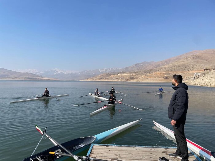 فرزام: پیشنهاد کردم مربی خارجی برای روئینگ بیاید /فدراسیون پیگیر خرید قایق باشد