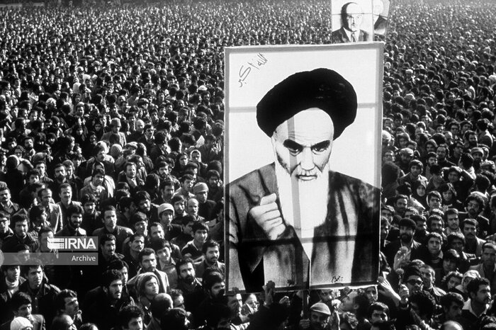 Bir Millətin Yası: İmam Xomeyninin Əbədi Səfəri