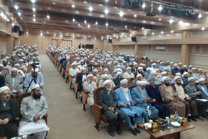 مشاور رئیس جمهور در امور روحانیت: دفاع عقلانی از اسلام، تکلیف علماست