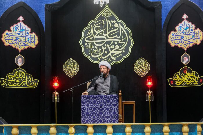 آیین سالگرد امام خمینی در حرم حضرت معصومه (س) برگزار شد