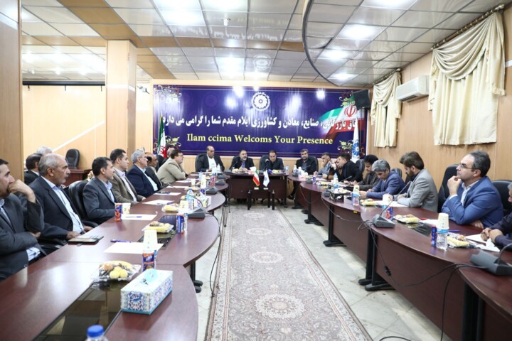استاندار: اتاق بازرگانی به مرکز تسهیل سرمایه گذاری تبدیل شود