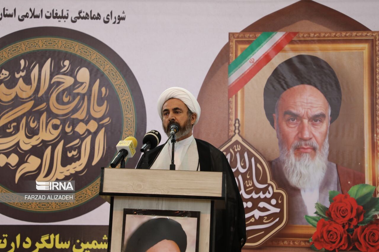 امام‌جمعه ایلام: انقلاب ایران جهان سلطه را به افول کشانده است