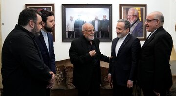 Irans Außenminister besuchte die Familie des Märtyrers Seyyed Hassan Nasrallah