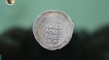 کشف ۶۰ سکه طلا متعلق به دوره غوریان هنگام سرک‌سازی