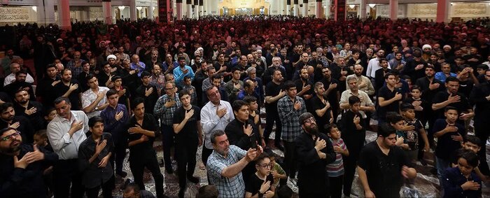 آیین بزرگداشت سالگرد قیام پانزدهم خرداد در حرم حضرت معصومه برگزار شد