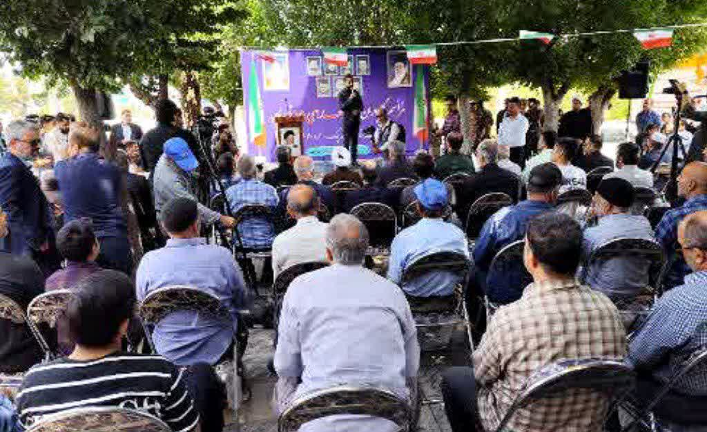 محل شهادت کفن‌پوشان قیام ۱۵ خرداد دشت ورامین گلباران شد