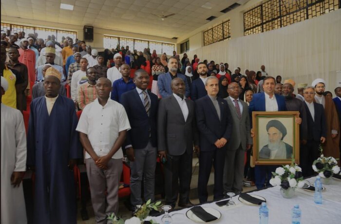 بزرگداشت یاد و خاطره امام خمینی (ره) در دانشگاه «ماکرره» اوگاندا