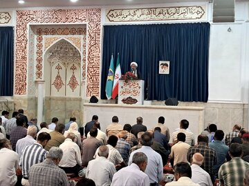 اعتماد کشورهای اسلامی به مستکبران، خیانت به امت اسلام است