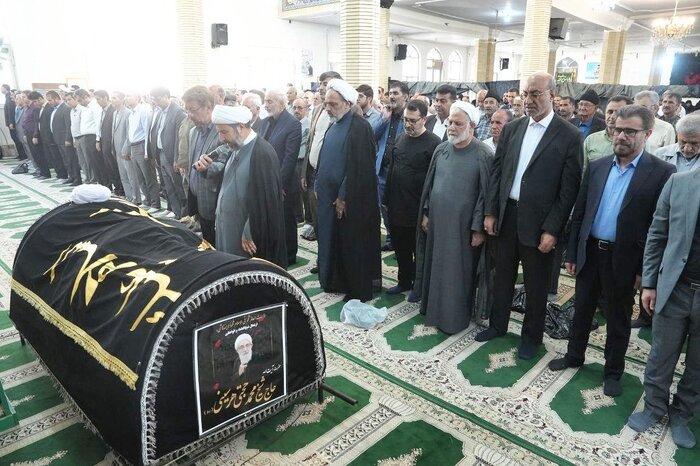 پیکر آیتالله حجتی در هرسین تشییع شد+عکس