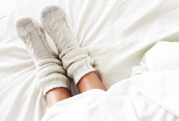 خوابیدن با جوراب؛ آیا مفید است یا مضر؟