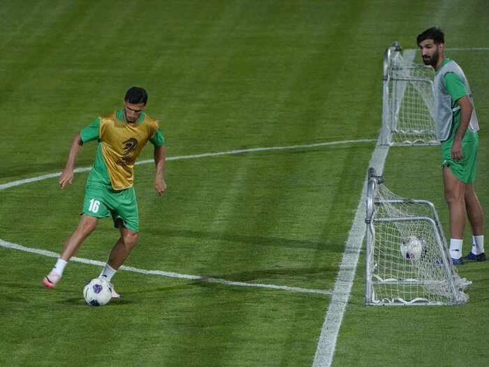 تمرین تیم ملی فوتبال؛ جدیت قلعهنویی و حضور مهمانان ویژه