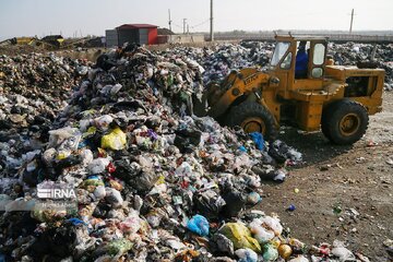 آزادسازی ۲۷ هکتار زمین آلوده به ضایعات پلاستیکی در کهریزک + فیلم