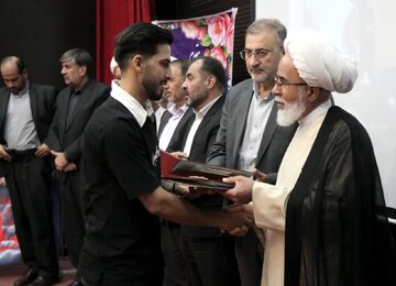 ورزشکاران مدال آور جامعه ایثارگری استان کرمانشاه تجلیل شدند