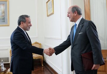 Araghchi souligne la volonté de l’Iran à développer ses relations avec les pays européens, en particulier avec l’Italie
