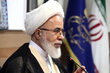امام‌جمعه کرمانشاه: خلق آثار ولایی، وظیفه هنرمندان متعهد است