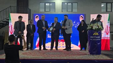 رییس فدراسیون وزنه برداری: تجهیزات خود را از شرکت های داخلی خریداری می‌کنیم