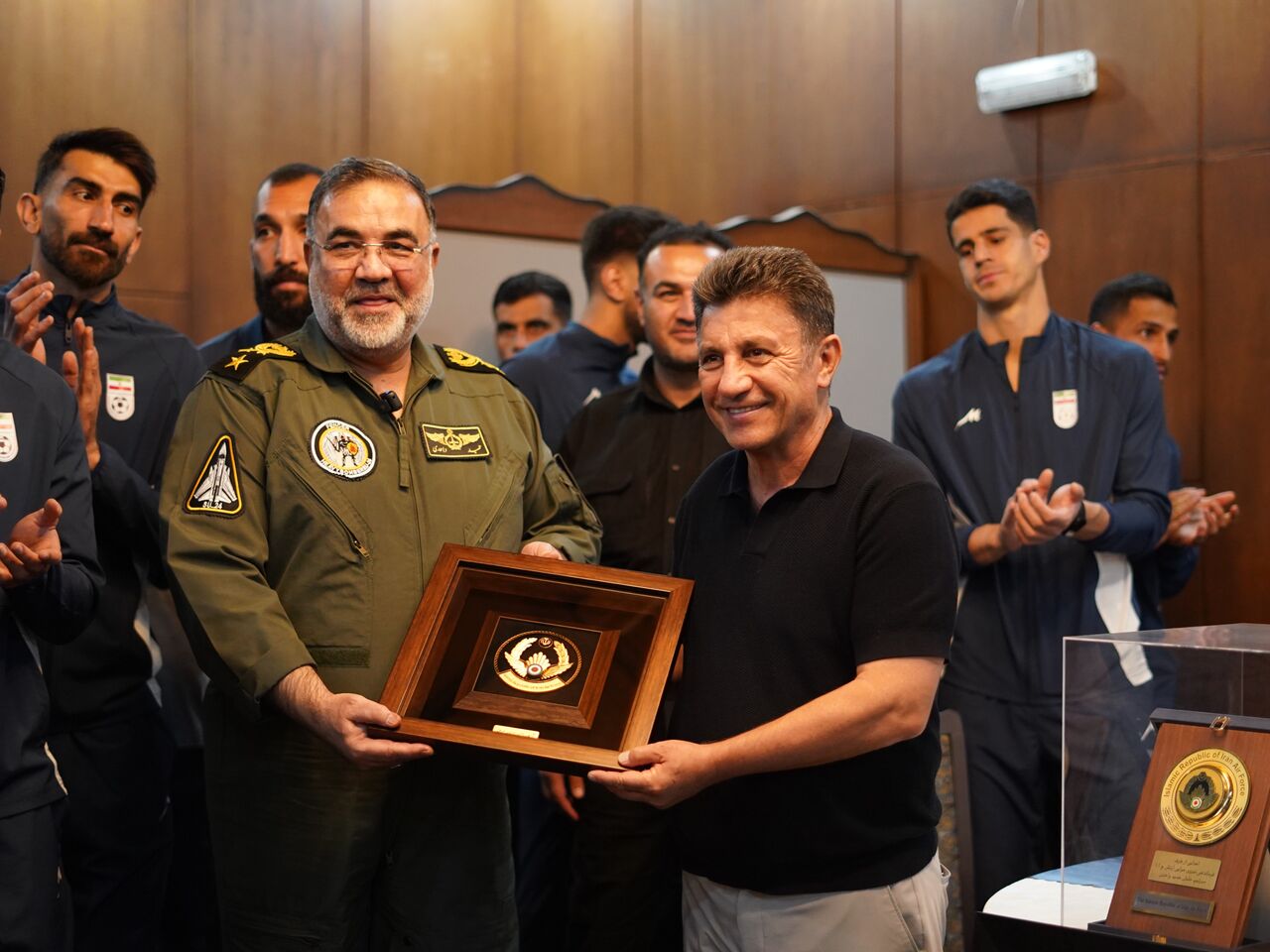 حضور فرمانده نیروی هوایی ارتش در اردوی تیم ملی فوتبال
