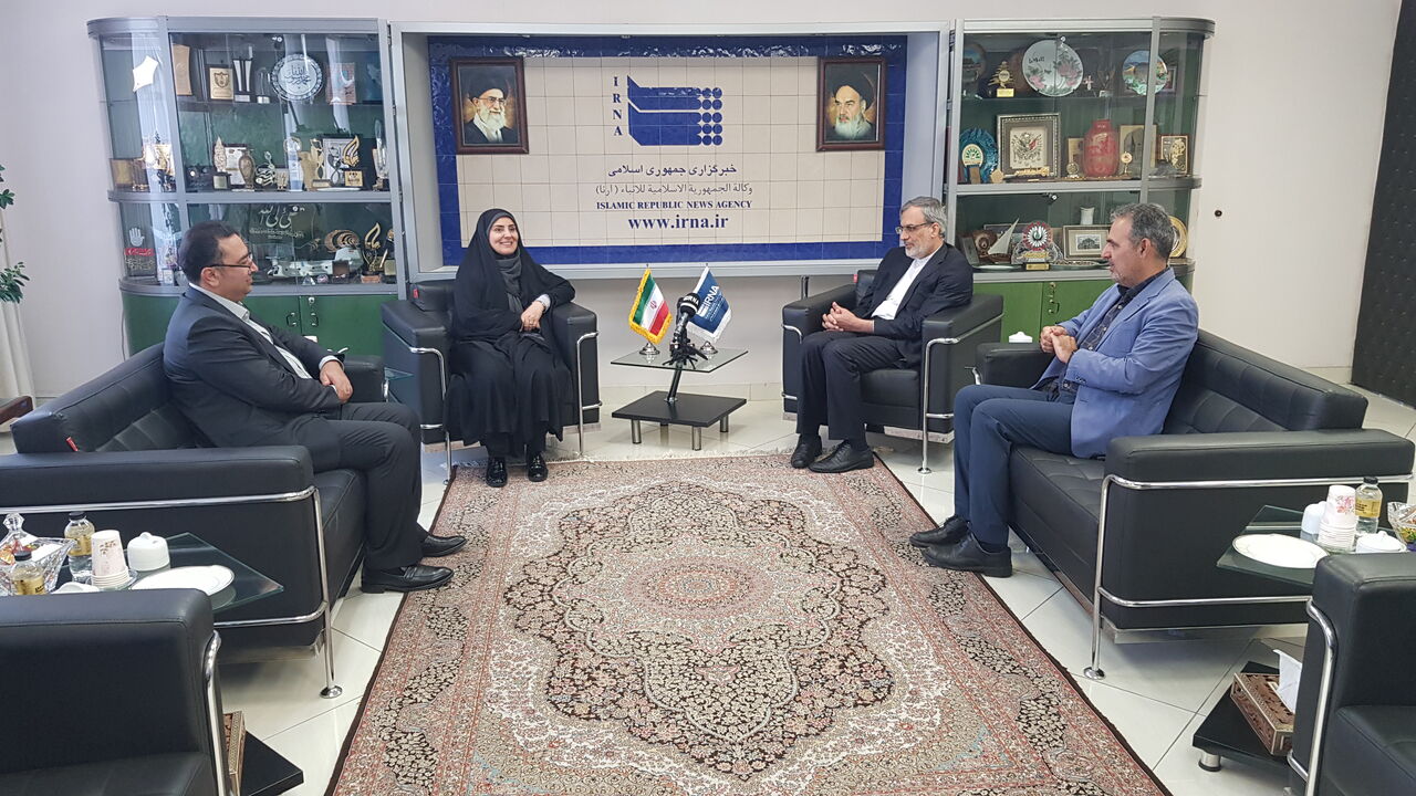 وزیر راه و شهرسازی از ایرنا بازدید کرد