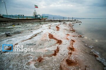 طرح تثبیت کانون‌های گردوغبار نمکی حاشیه دریاچه ارومیه اجرا می‌شود