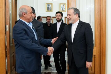 Araghchi a reçu le secrétaire général adjoint du Front populaire de libération de la Palestine