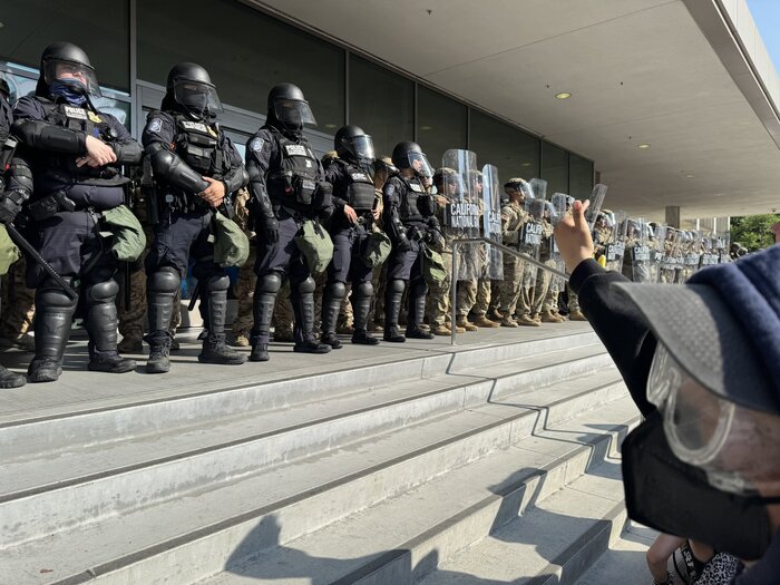 روایت تصویری از چهارمین روز اعتراضات مهاجرتی در آمریکا