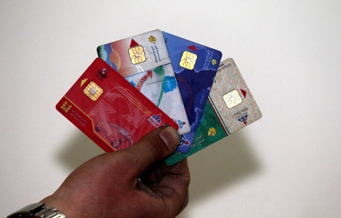 دستگیری قاچاقچیان سوخت در کرج ؛ کشف ۶۱کارت سوخت