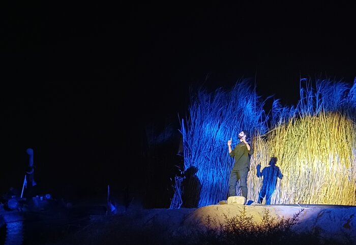 نمایش «روشنتر از خورشید» با روایت زندگی امام علی(ع) و سردار هور روی صحنه رفت