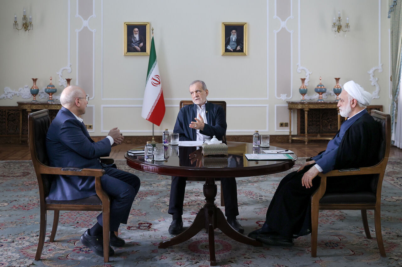 درخواست دبیر شورای عالی مناطق آزاد برای معافیت یکساله از مالیات بر ارزش افزوده درخواست دبیر شورای عالی مناطق آزاد برای معافیت یکساله از مالیات بر ارزش افزوده