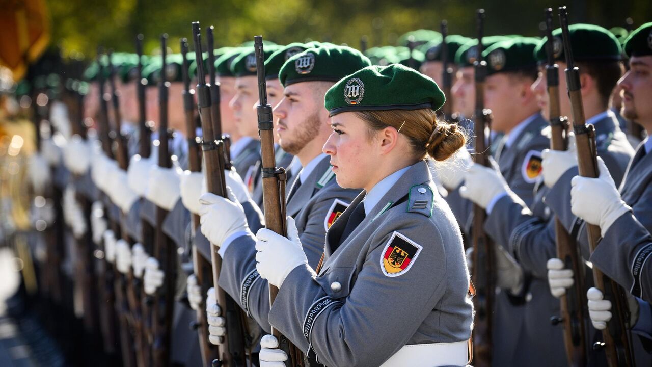Die Bundeswehr-Krise: Geld ohne Sinn in einer sich selbst fürchtenden Nation