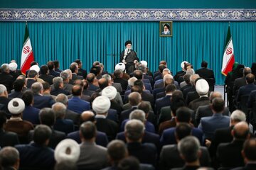 Der Revolutionsführer lobt Parlamente, die islamische Werte und moralische Integrität wahren