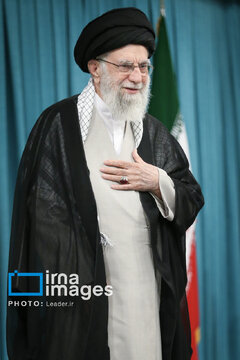 El Líder de la Revolución recibe a los representantes del Parlamento iraní