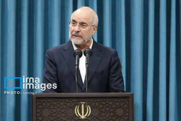 El Líder de la Revolución recibe a los representantes del Parlamento iraní