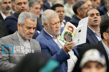 El Líder de la Revolución recibe a los representantes del Parlamento iraní
