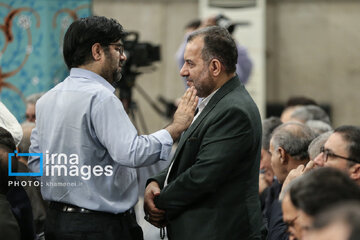 El Líder de la Revolución recibe a los representantes del Parlamento iraní