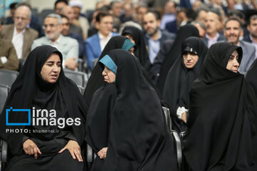 El Líder de la Revolución recibe a los representantes del Parlamento iraní