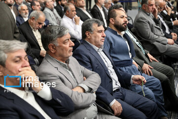 El Líder de la Revolución recibe a los representantes del Parlamento iraní