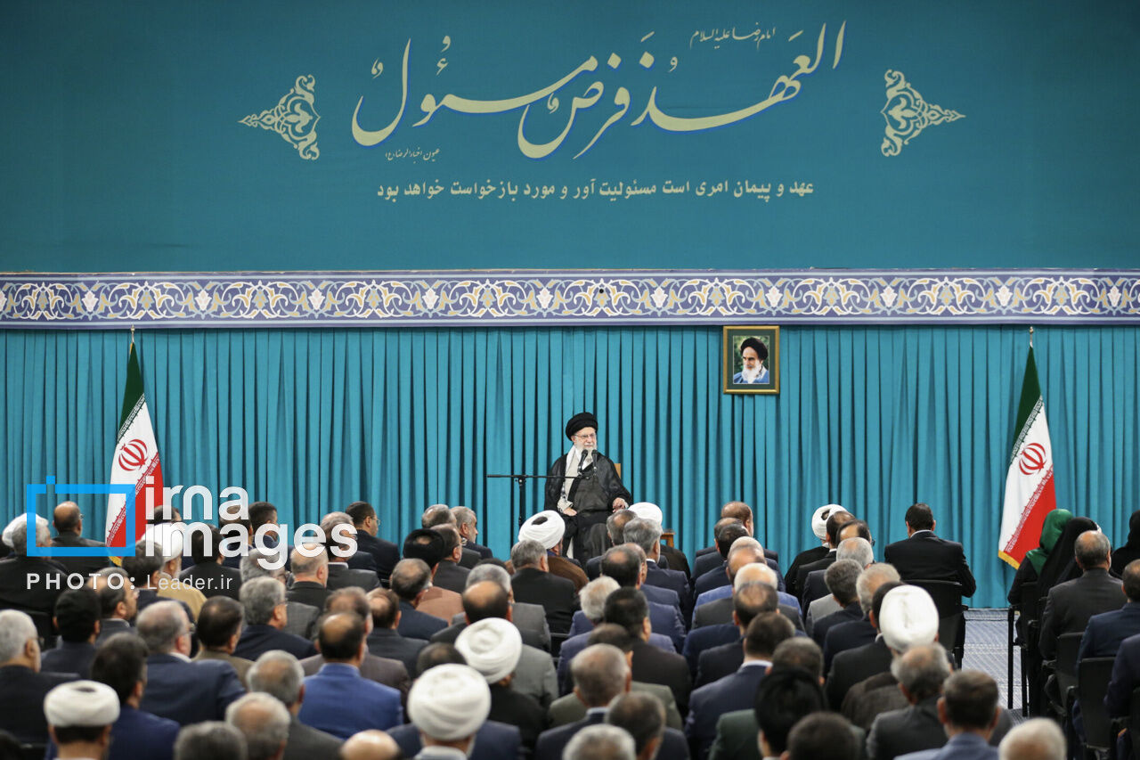 ایران کے سپریم لیڈر: پارلیمنٹ کی قدروقیمت کا صحیح پیمانہ ان کے اہداف اور اصول ہیں