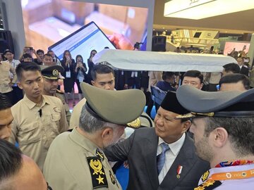 فرمانده نیروی زمینی ارتش با رئیس‌جمهور اندونزی دیدار کرد