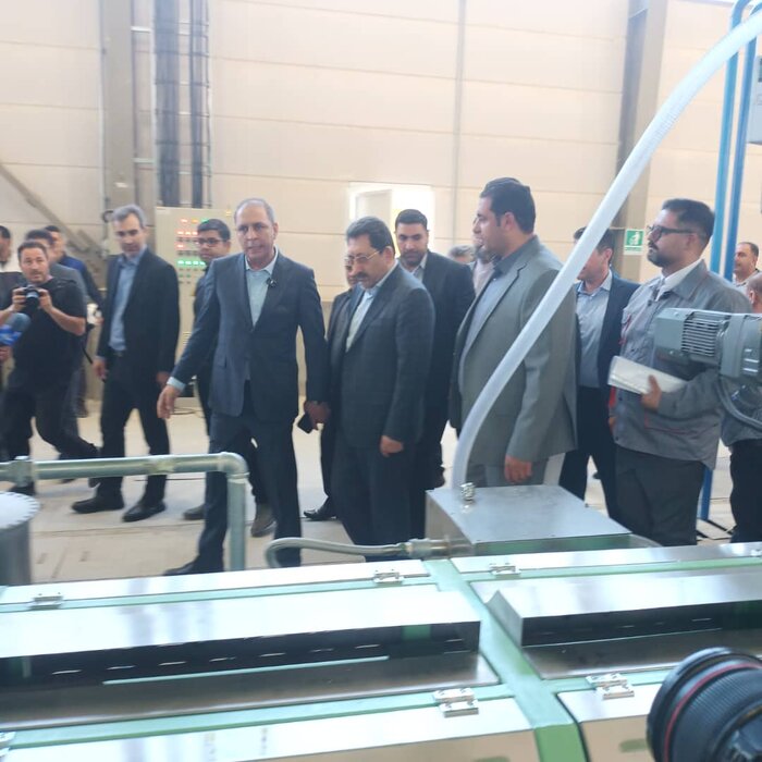 وزیر صنعت: کارخانه کاغذ سنگی ایلام جزو طرحهای نوین است