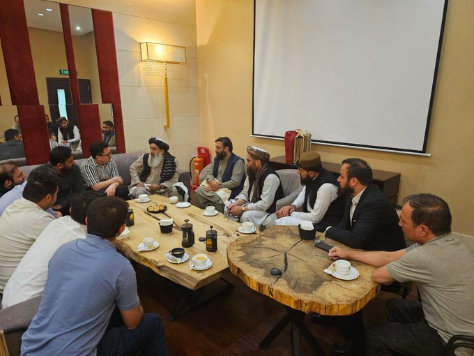 دیدار و گفتگوی سرپرست وزارت صحت با متخصصین پزشکی افغان در تهران